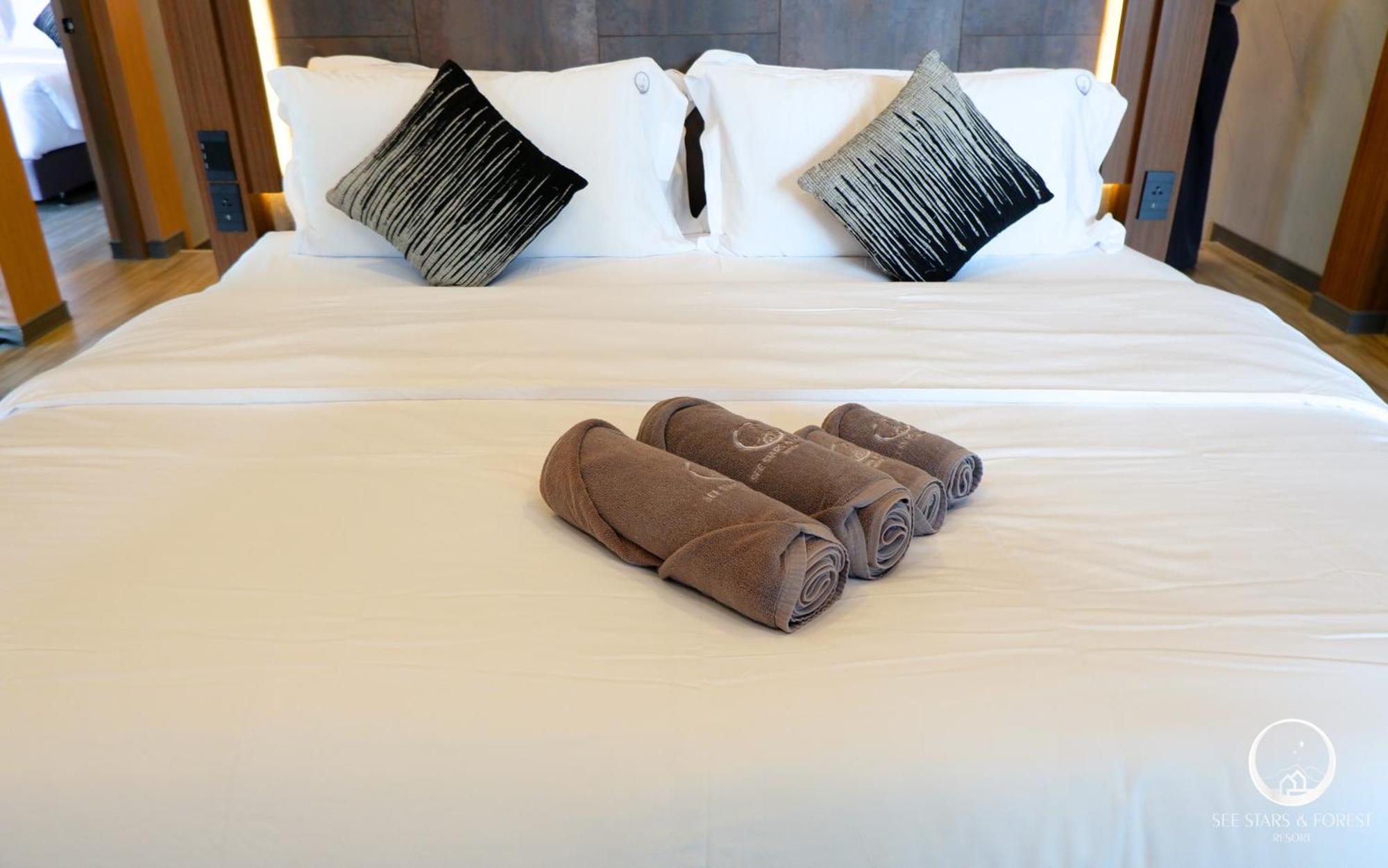 See Stars & Forest Resort Amphoe Sawang Daen Din Eksteriør billede